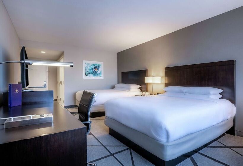 带2个双人床的标准工作室, Doubletree By Hilton Los Angeles  Norwalk