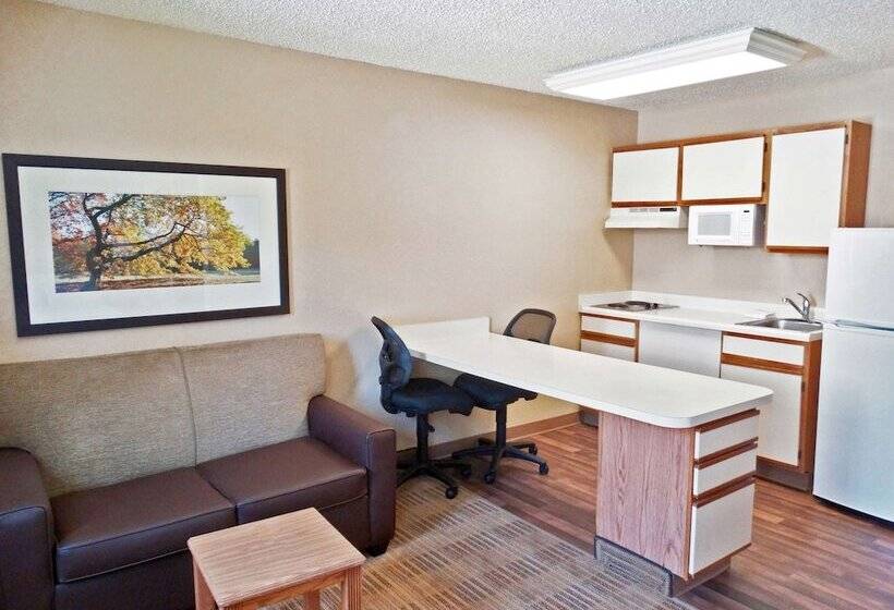 Студия Deluxe, Extended Stay America Suites  Louisville  Alliant Avenue