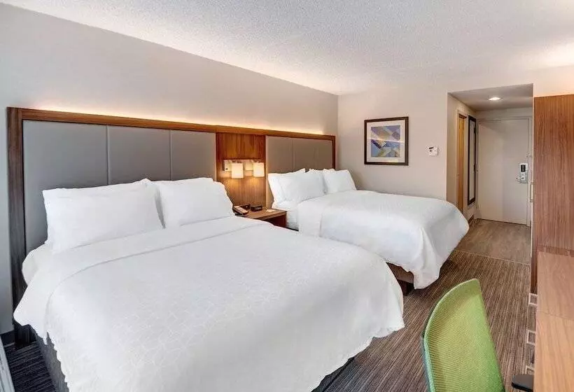 ２ダブルベッドのスタンダードルーム, Holiday Inn Express & Suites West Long Branch   Eatontown, An Ihg