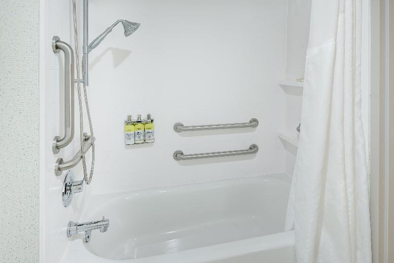 Standard Szoba King Size Bed, Holiday Inn Express & Suites West Long Branch   Eatontown, An Ihg