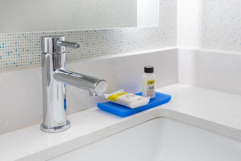 Standard Szoba King Size Bed, Holiday Inn Express & Suites West Long Branch   Eatontown, An Ihg