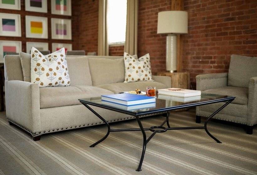 جناح ديلوكس, Mill Street Inn