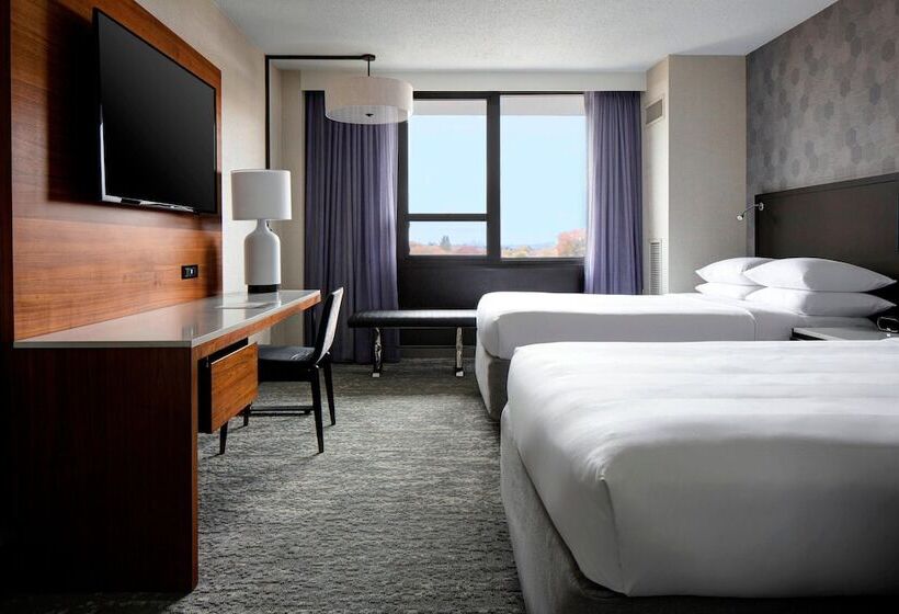 带2个双人床的标准工作室, New York Laguardia Airport Marriott