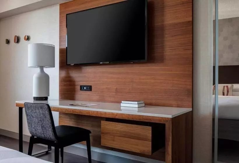Standard-huone 2 Parivuodetta, New York Laguardia Airport Marriott