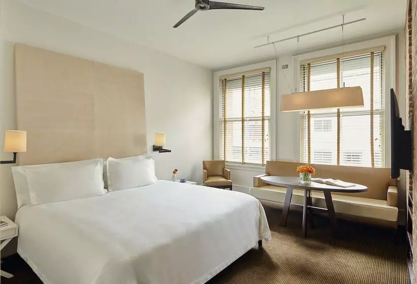 Standard-studio, The Mercer