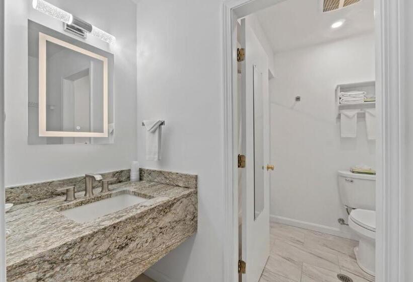 스위트, Mariner Resort