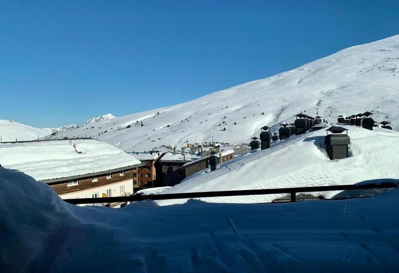 1 Bedroom Penthouse Apartment, Musher