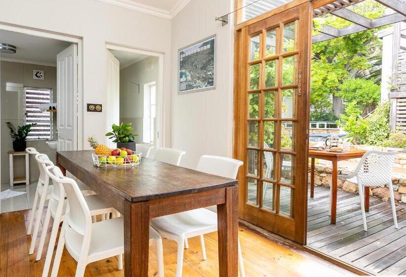 דירת שני חדרים, Stone Cottages