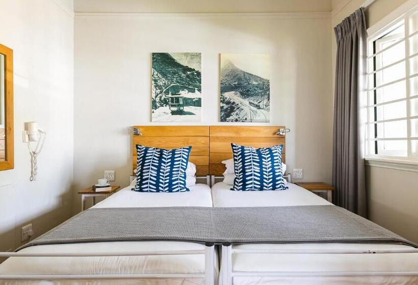 דירת שלושה חדרים, Stone Cottages