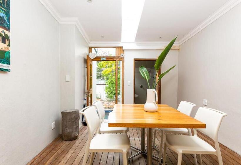 דירת שלושה חדרים, Stone Cottages