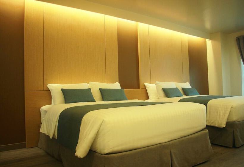 اتاق لوکس با چشمانداز دریا, West Plaza Hotel At Lebuu Street