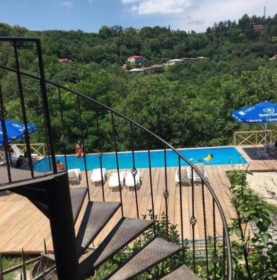 اتاق خانوادگی, Guest House Marani