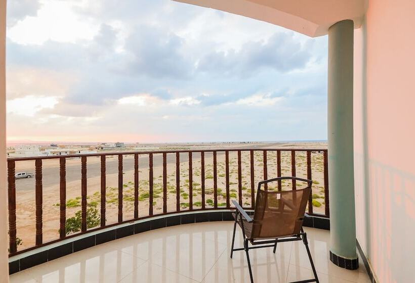 اتاق لوکس سه تخته, Ras Al Hadd Guest House