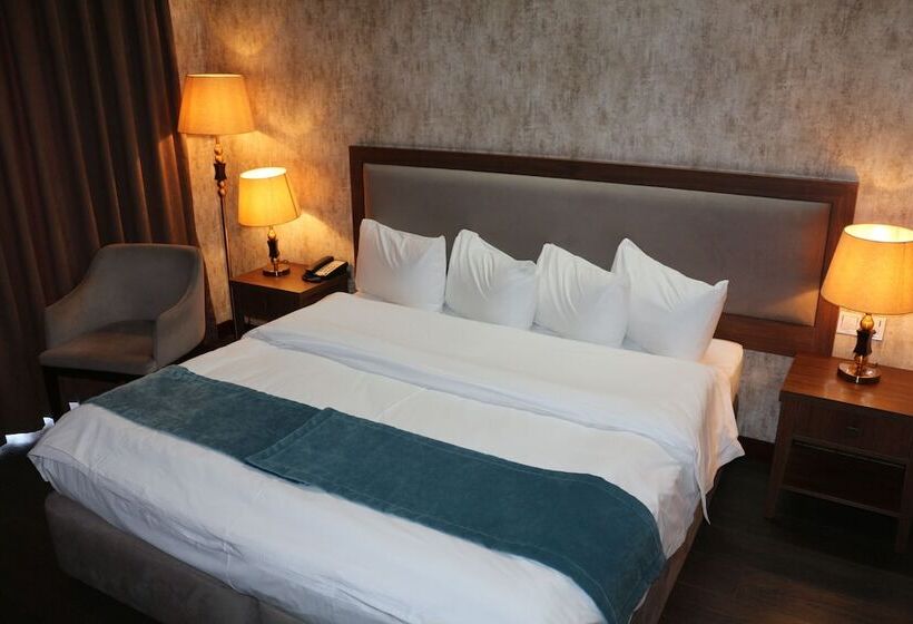 اتاق استاندارد, Macara Sheki City