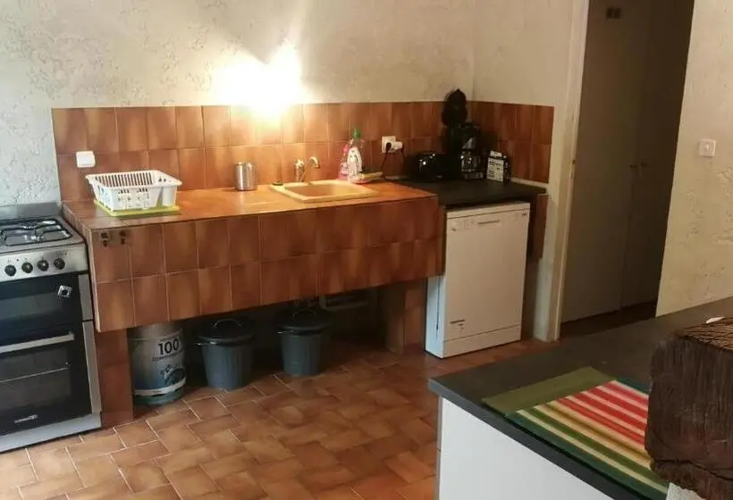 スタンダードトリプルルーム, Logis De Chenac Chambres Et Table D Hôtes