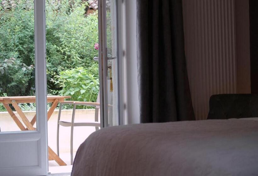 标准间带露台, Château La Gravière