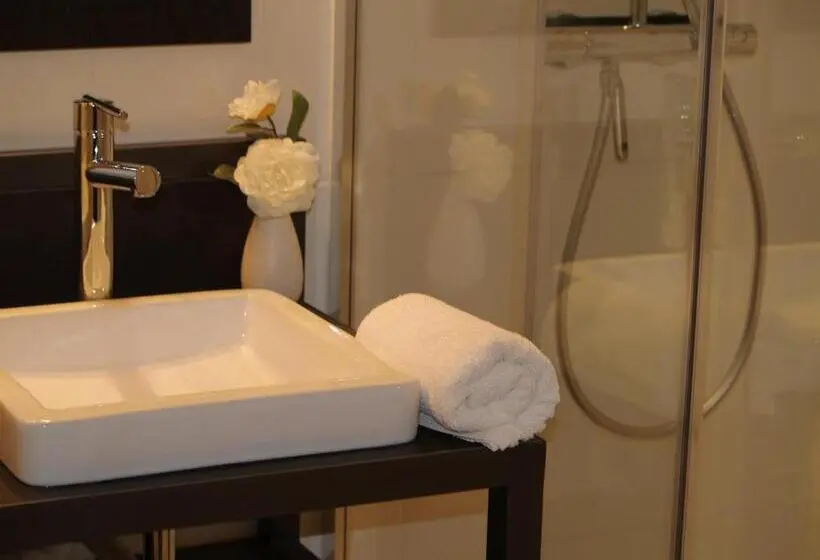 Deluxe-huone, Château La Gravière