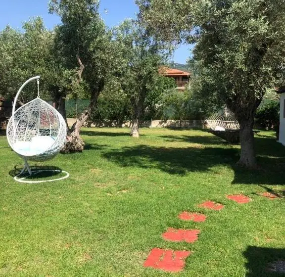 بنگله خانوادگی, Oasis