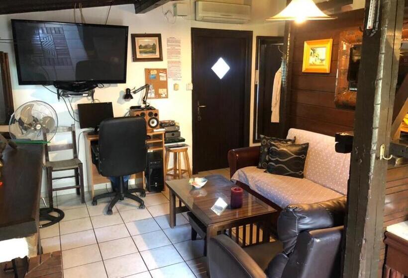 בונגלו משפחתי, Oasis