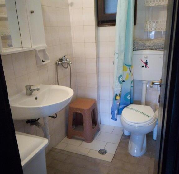 דירת חדר נוף לבריכה, Oasis