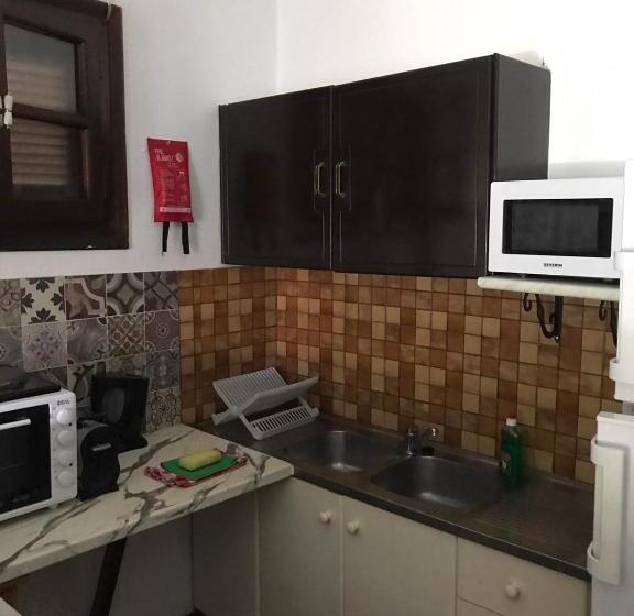 패밀리 룸, Oasis