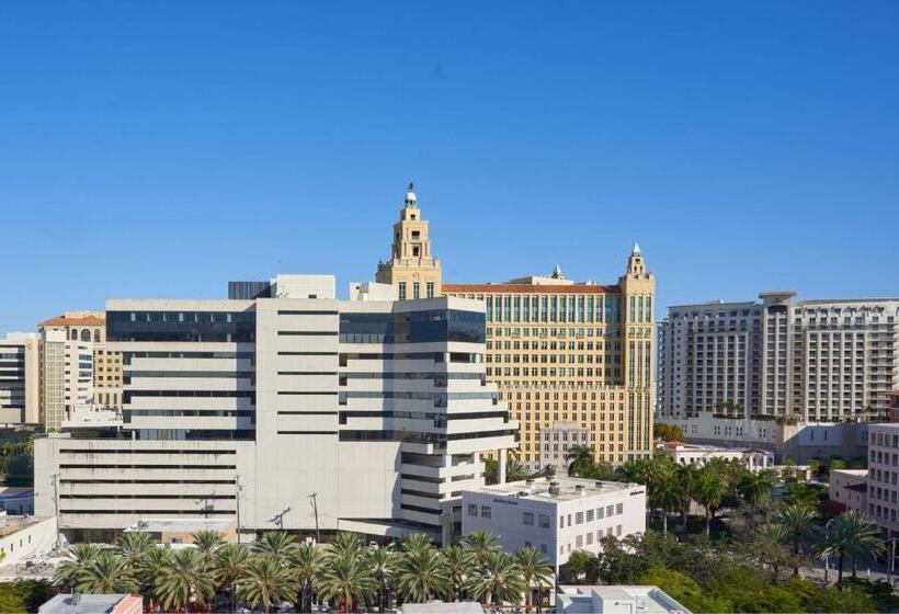 חדר סטנדרט, מיטת קינג, מותאם לאדם עם מוגבלויות, Colonnade Coral Gables, Autograph Collection