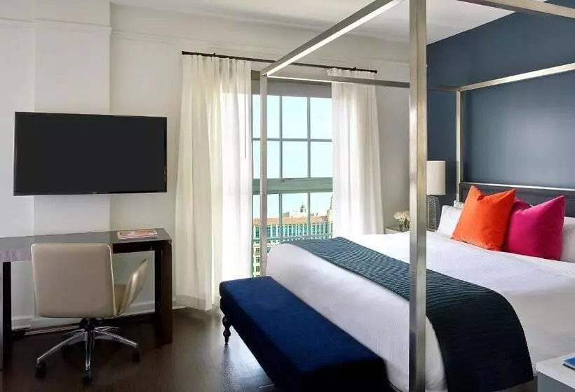 اتاق استاندارد با تخت بزرگ برای معلولان, Colonnade Coral Gables, Autograph Collection