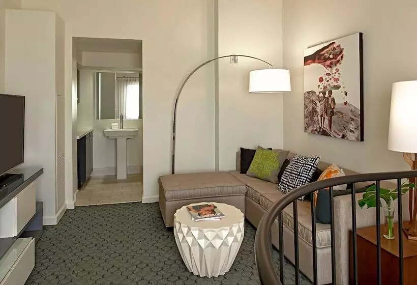 1 Bedroom Family Apartment City View, Colonnade Coral Gables, Autograph Collection