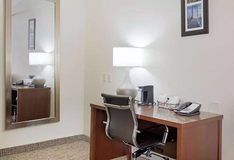 Standard-huone 2 Parivuodetta, Comfort Inn & Suites