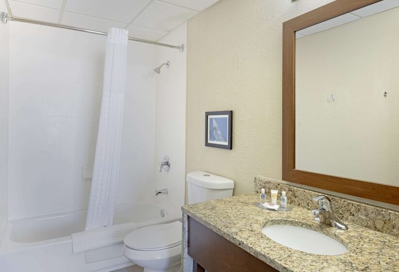 سوییت, Comfort Inn & Suites