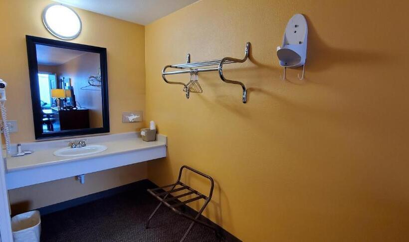 Номер Deluxe Кровать Кинг, Olympic Inn & Suites