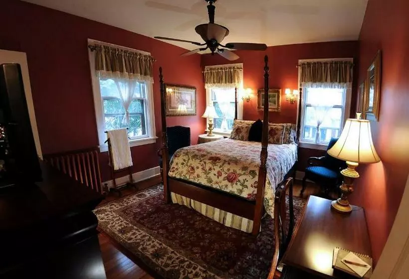 デラックススイート, The Oliver Inn