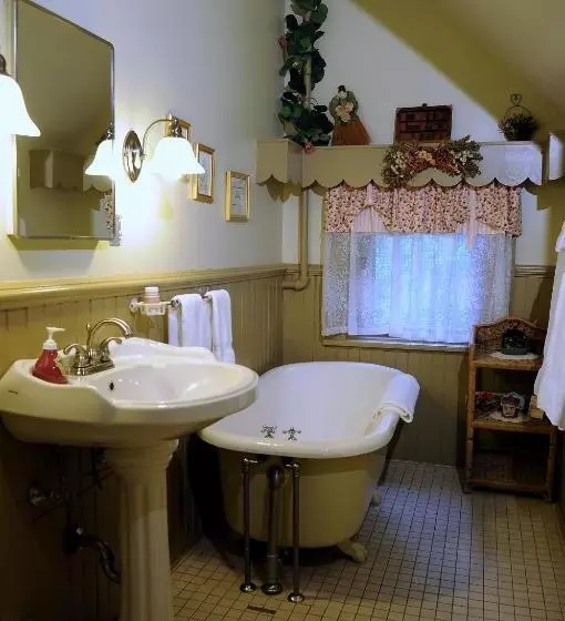 キングサイズベッドのデラックススイート, The Oliver Inn