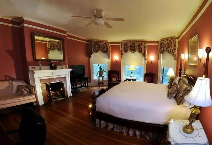 キングサイズベッドのデラックススイート, The Oliver Inn