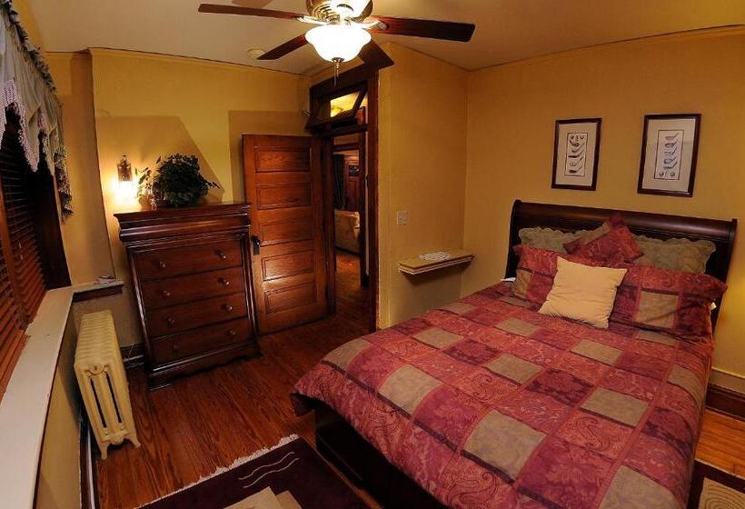 سوئیت 2 خوابه, The Oliver Inn