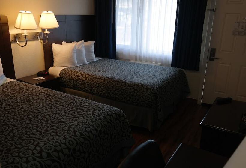 Номер Стандарт 2 Двуспальные Кровати, Days Inn By Wyndham Santa Maria