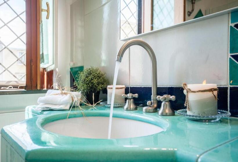 غرفة ديلوكس ثلاثية, Dream House Pompei