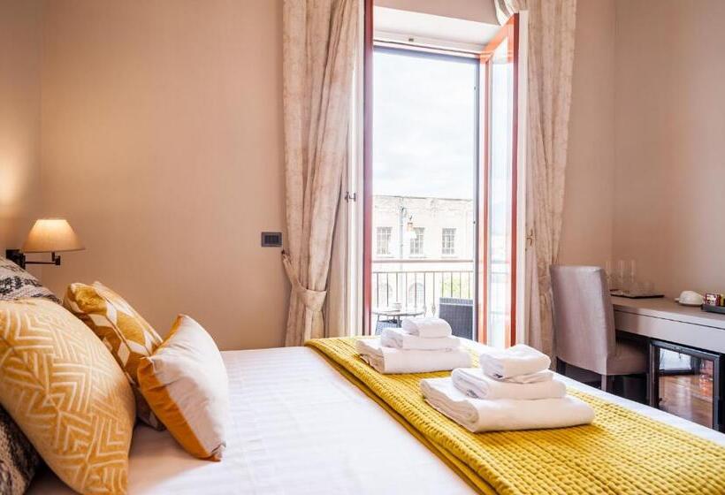 غرفة ديلوكس ثلاثية, Dream House Pompei