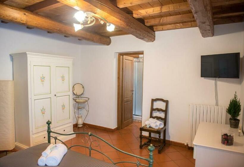 غرفة قياسية, B&b I Pini Di Storaco