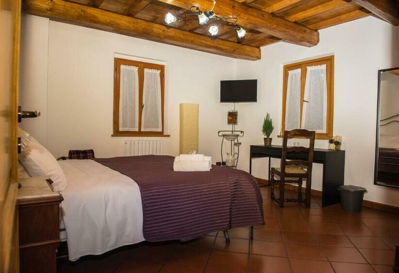 غرفة قياسية, B&b I Pini Di Storaco