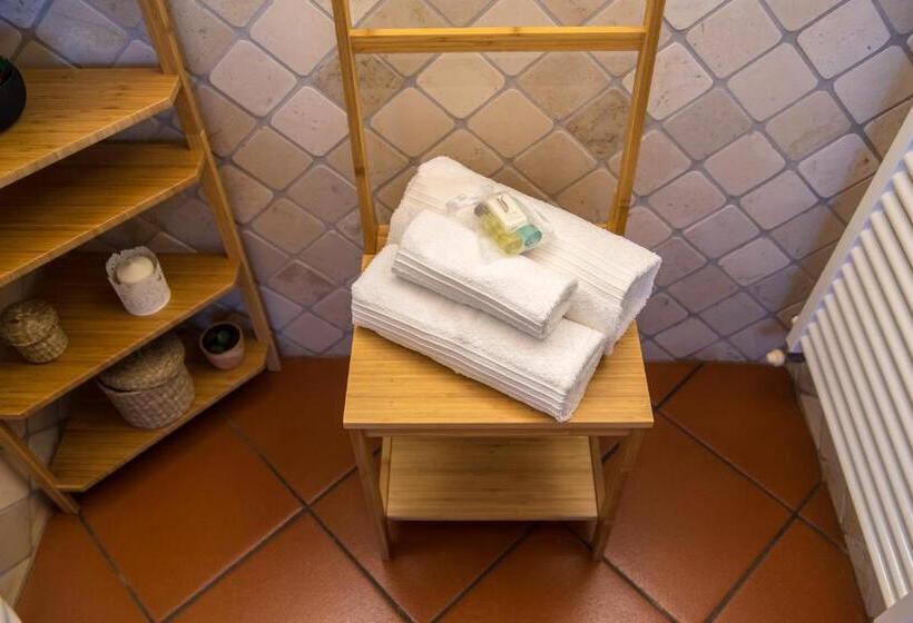 غرفة قياسية, B&b I Pini Di Storaco