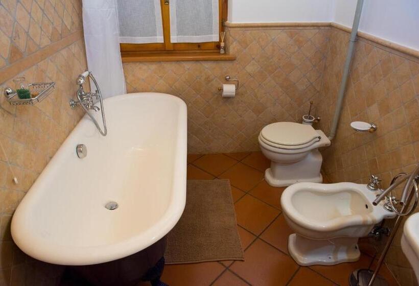 غرفة قياسية, B&b I Pini Di Storaco