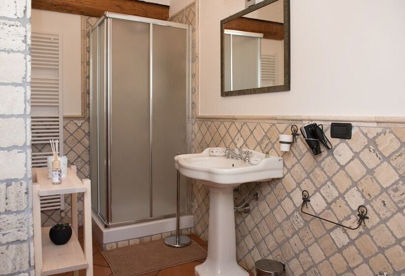 غرفة قياسية, B&b I Pini Di Storaco