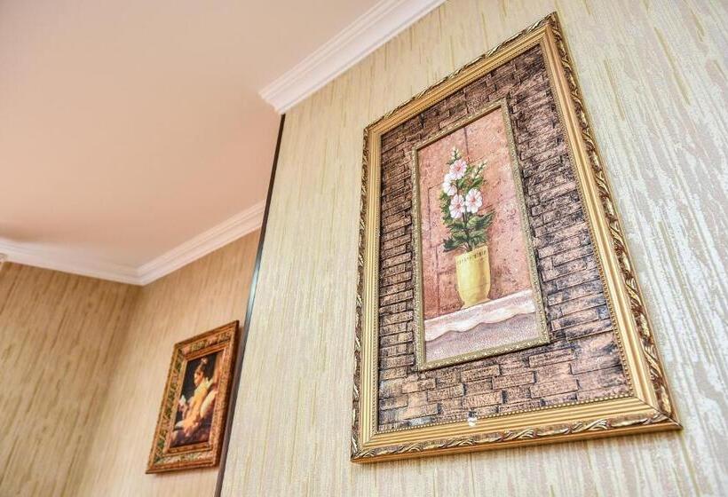 اتاق استاندارد با چشم‌انداز کوهستان, S.r