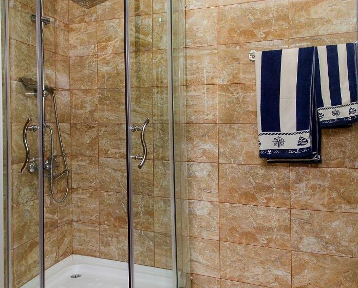 اتاق استاندارد با چشم‌انداز کوهستان, S.r