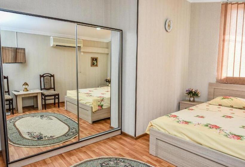 اتاق استاندارد با تخت بزرگ, S.r