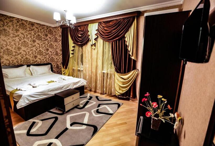 اتاق لوکس با تخت بزرگ, S.r