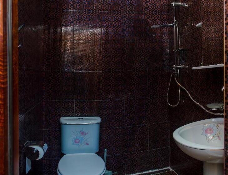 اتاق اکونومی, S.r