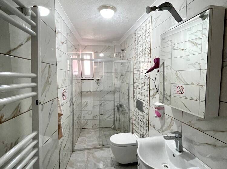 Номер Стандарт, Tekinler Otel