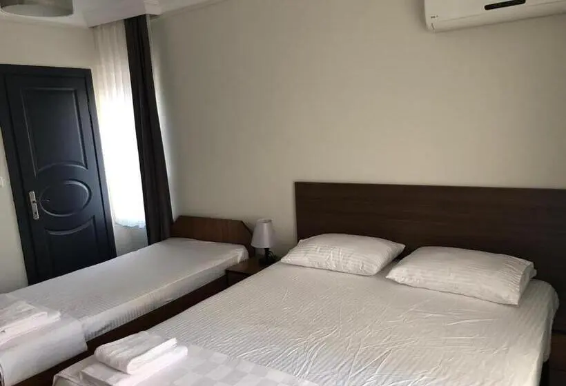 اتاق ساده سه‌ نفره, Tekinler Otel